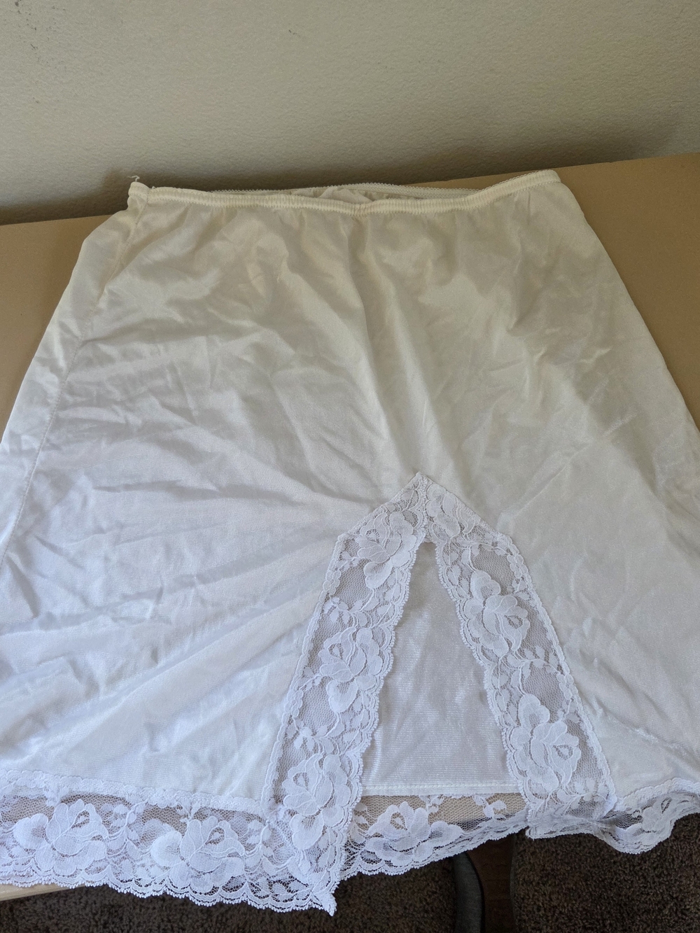 Vintage Mel-lin White Lace Trim Half Slip Size Medium USA Stretch